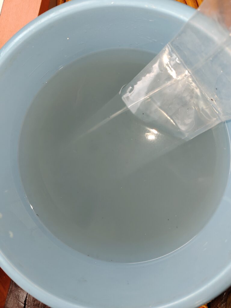 エアコンクリーニング後の汚水